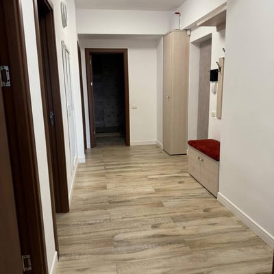 Rent of furnished 3-room apartments, 85 m², with a lake view, Constanța, Romania